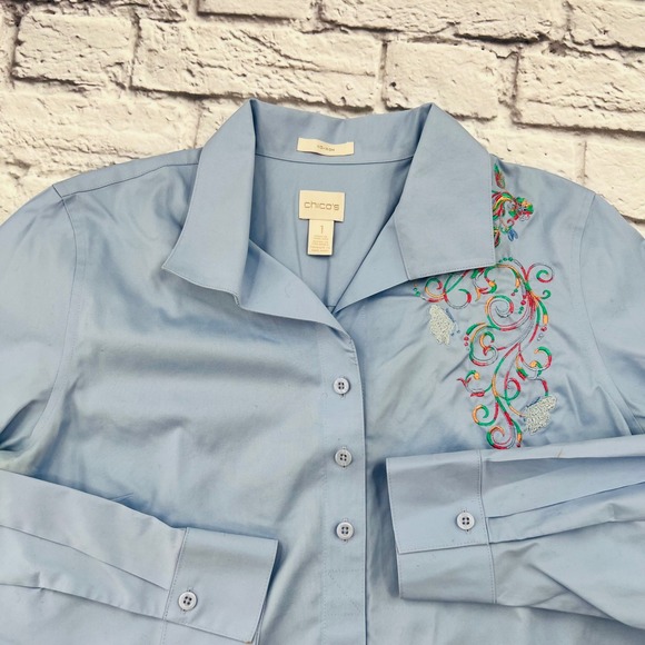 Chicos Embroidered Shirt Blouse Light Blue No Iron Size 1 Large Tunic Pockets - Picture 3 of 11